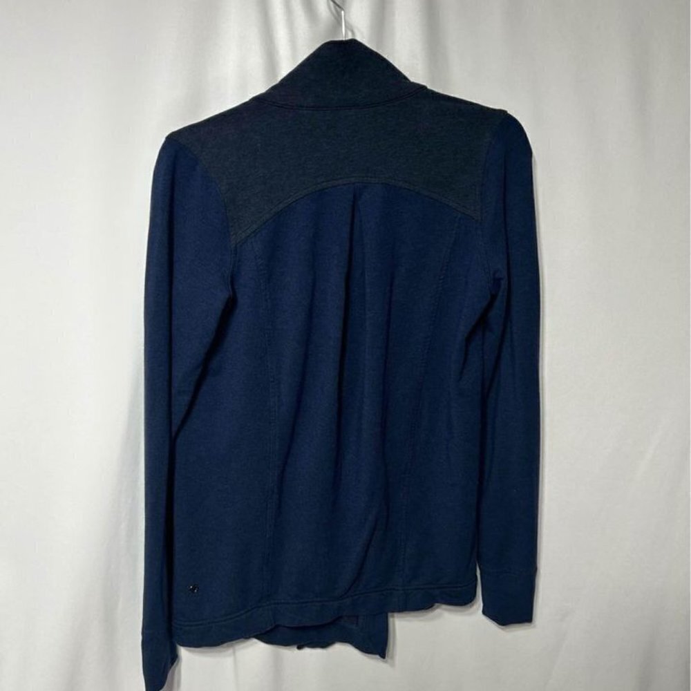 Lululemon woman’s cardigan wrap. 2 button, pockets. Size 4. Navy blue. - Picture 6 of 9